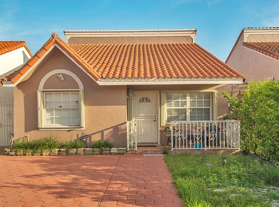 2nd image of 8818 NW 108th Ln