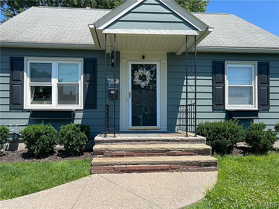 3rd image of 627 Delmar Pl