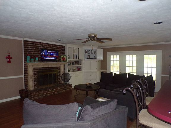 2nd image of 209 Cedar Lane Dr
