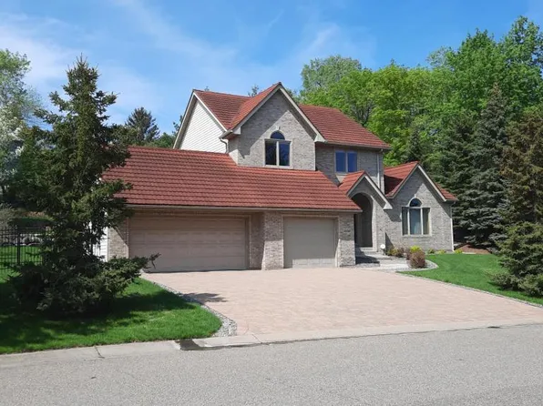 5050 Ximines Ln N, Plymouth, MN 55442