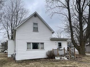 430 S Elm St, Farmer City, IL 61842