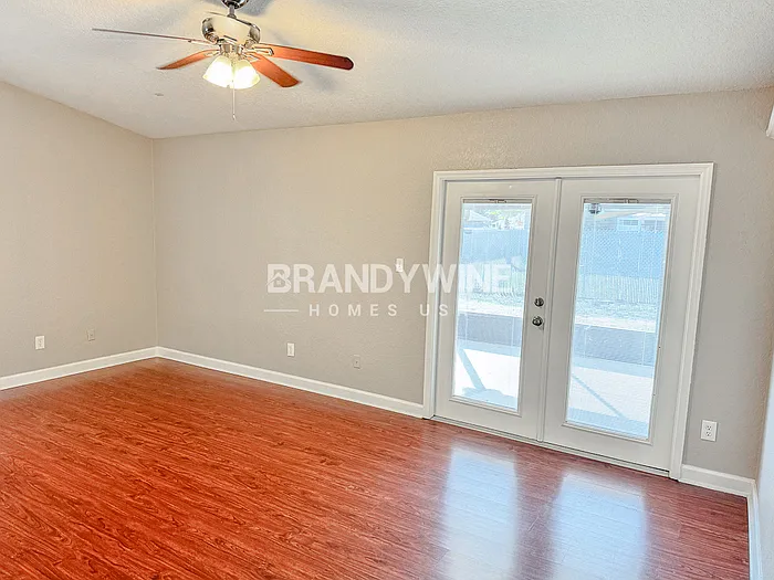 220 Bonnie Glen Ln — Photo 5