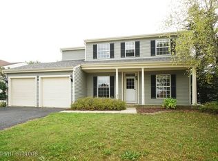 25 Buchanan Ln, Streamwood, IL 60107