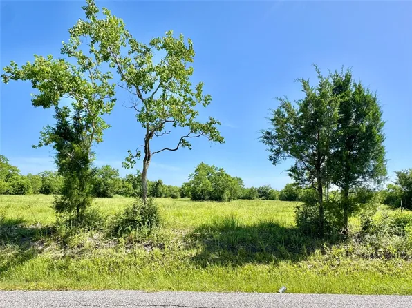 11945 7th St, Santa Fe, TX 77510