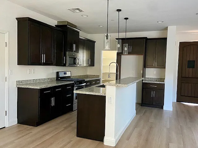 2021 Chestnut St — Photo 4