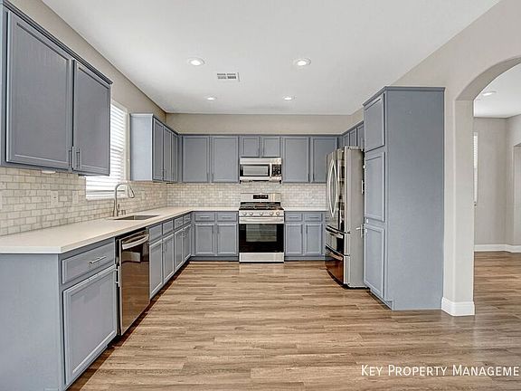 4th image of 9676 Grouse Grove Ave