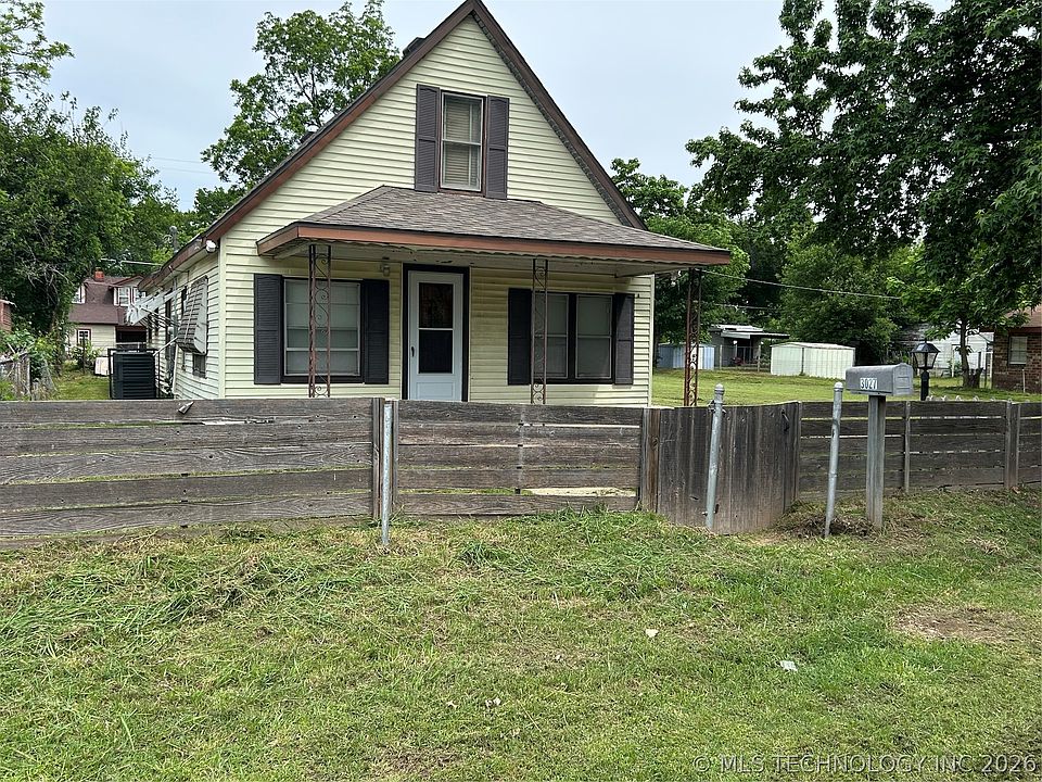 1st image of 3027 W Cameron St