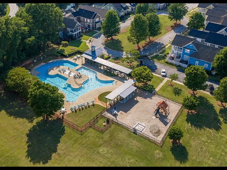 30 Lucerne Ct — Photo 24
