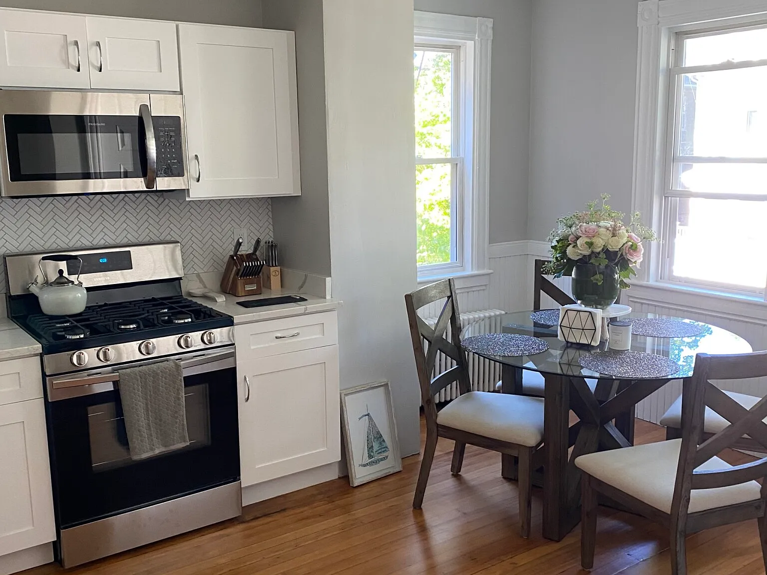 3 bed, 1000 sqft, $5,415 — Photo 1