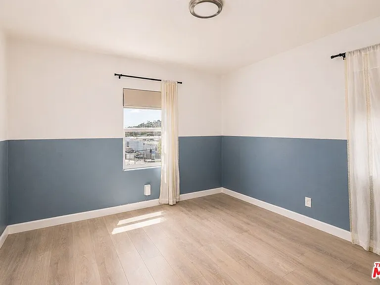 4540 Catalpa St — Photo 29