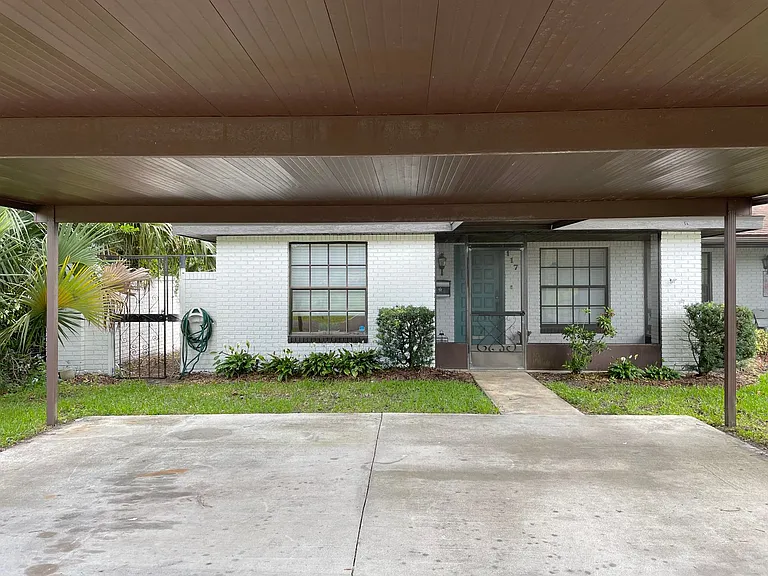 117 E Myrtle St — Photo 16