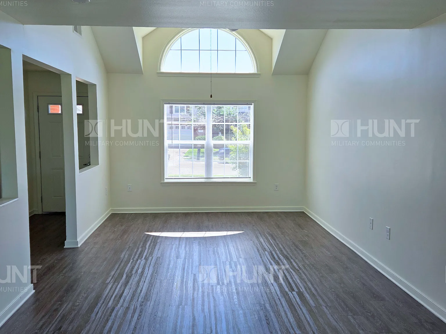3 bed, 2.5 bath, 1260 sqft, $2,628 — Photo 4