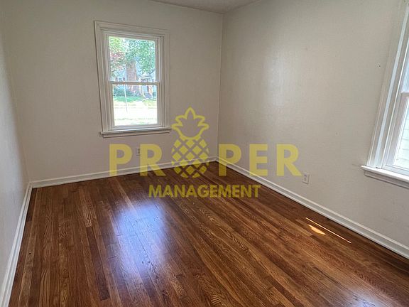 5th image of 202 Ashwood Ave