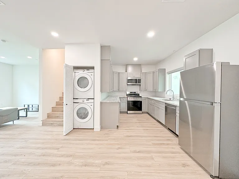 1743 Armacost Ave — Photo 65