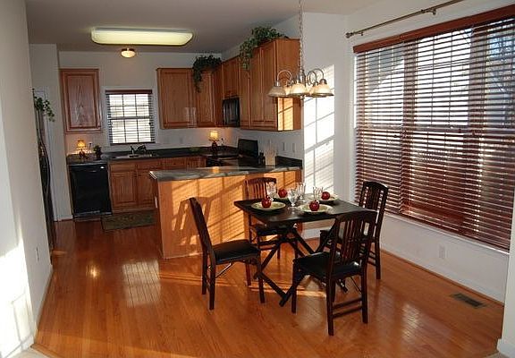 2nd image of 11909 Amberwood Ln