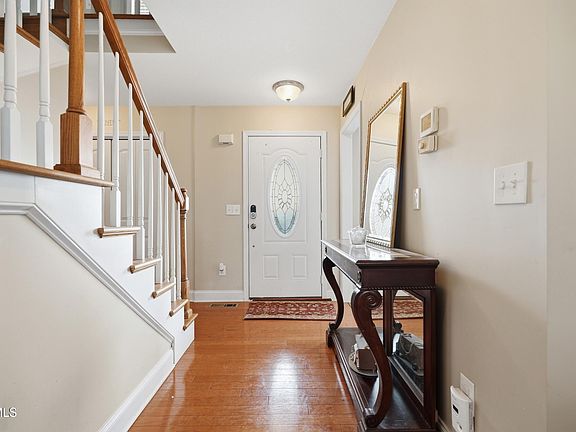 5th image of 2119 Country Brook Ln