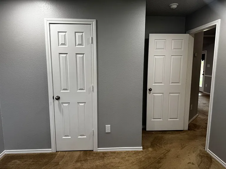10008 York Ave — Photo 11