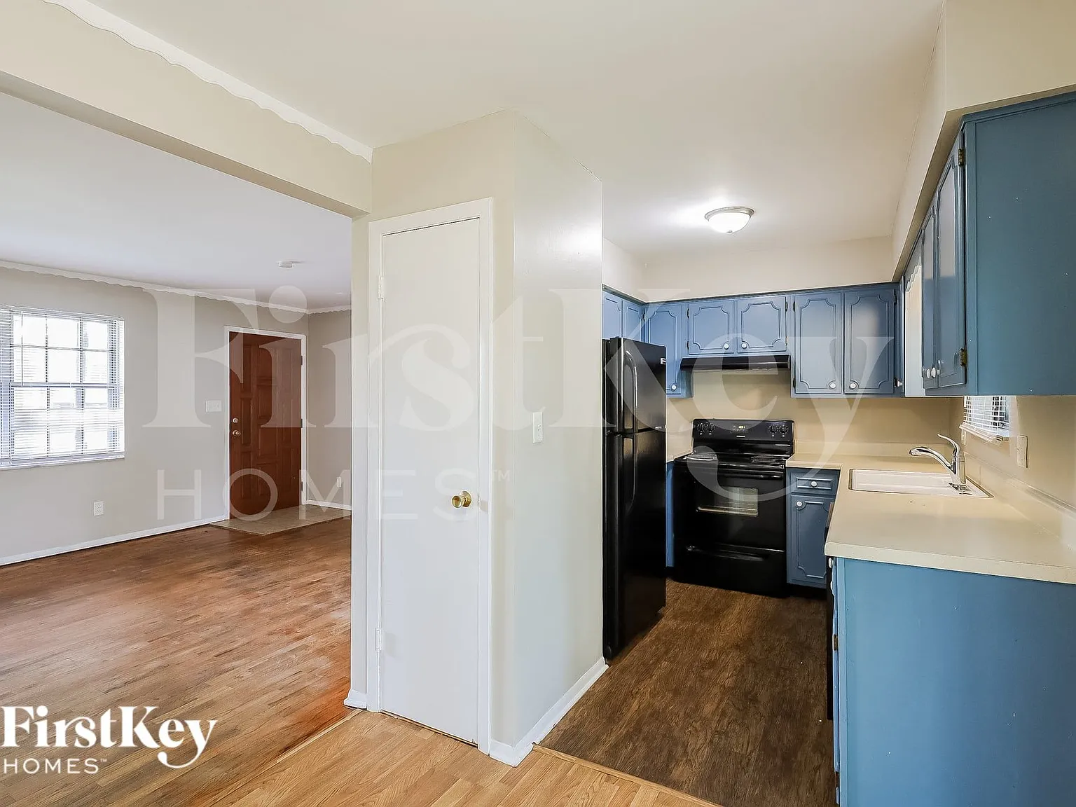 3 bed, 2.0 bath, 1494 sqft, $1,735 — Photo 4