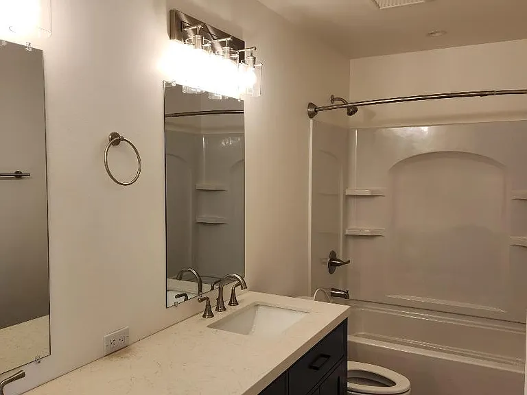 336 W Rockwell Ave — Photo 5