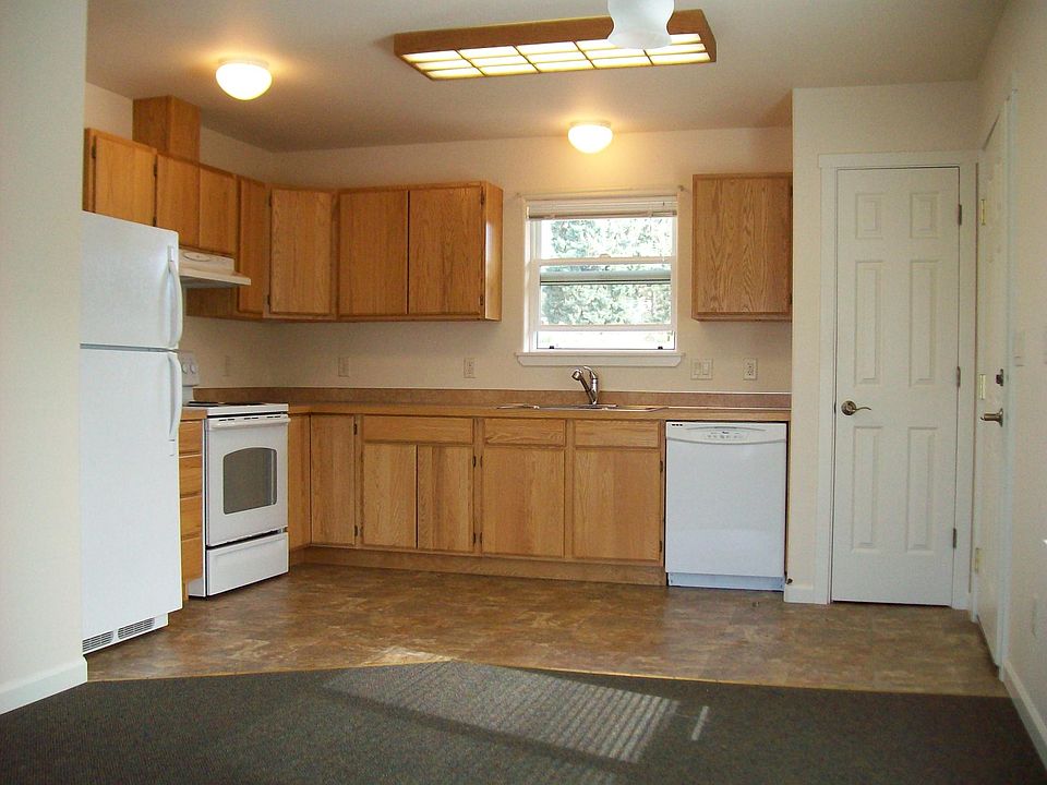 2nd image of 320 E Nixon Ave #B