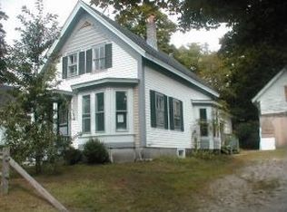 9 School St, Farmington, NH 03835