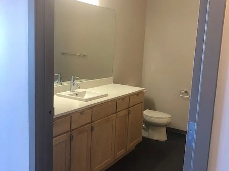 601 R St — Photo 22