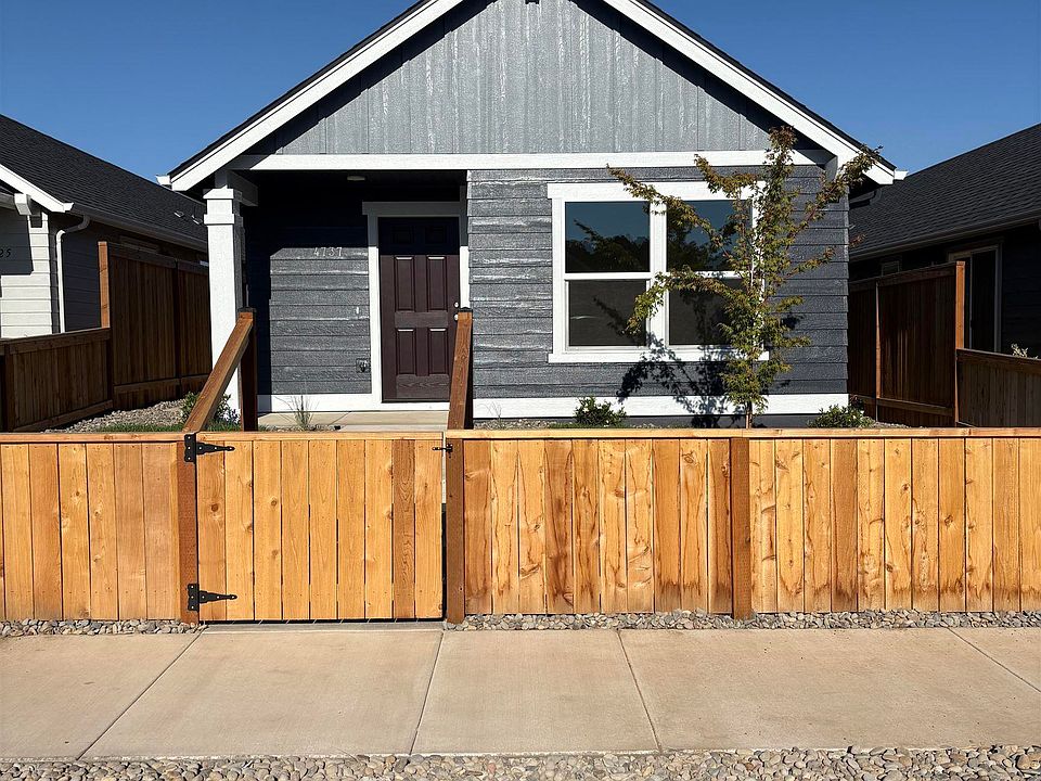 1st image of 4737 SE Harrier St