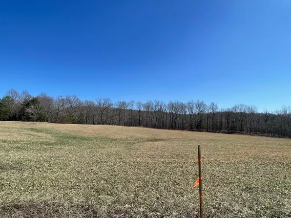 2 Clark Ln, Pikeville, TN 37367