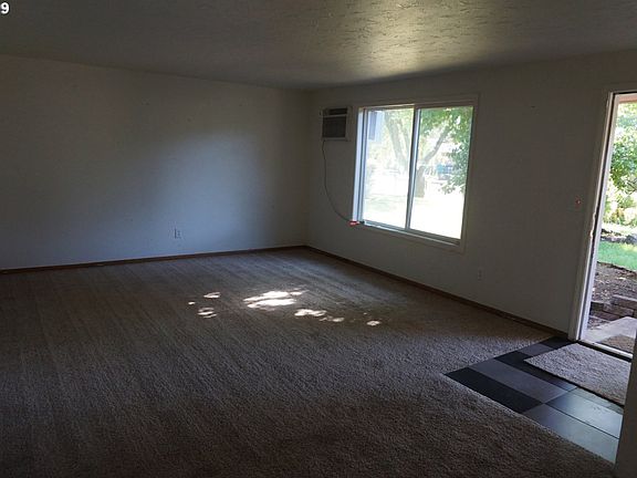 3rd image of 3917 NE 129th Ave