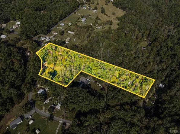 615 Stoney Run Rd, Buena Vista, VA 24416