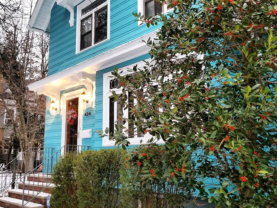 1st image of 424 Clark St