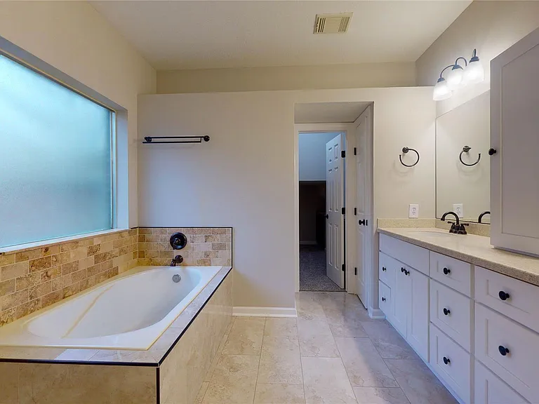20802 Newbury Park Dr — Photo 29