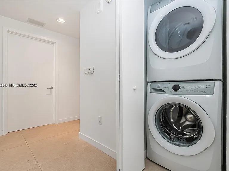 16385 Biscayne Blvd #2118 — Photo 16