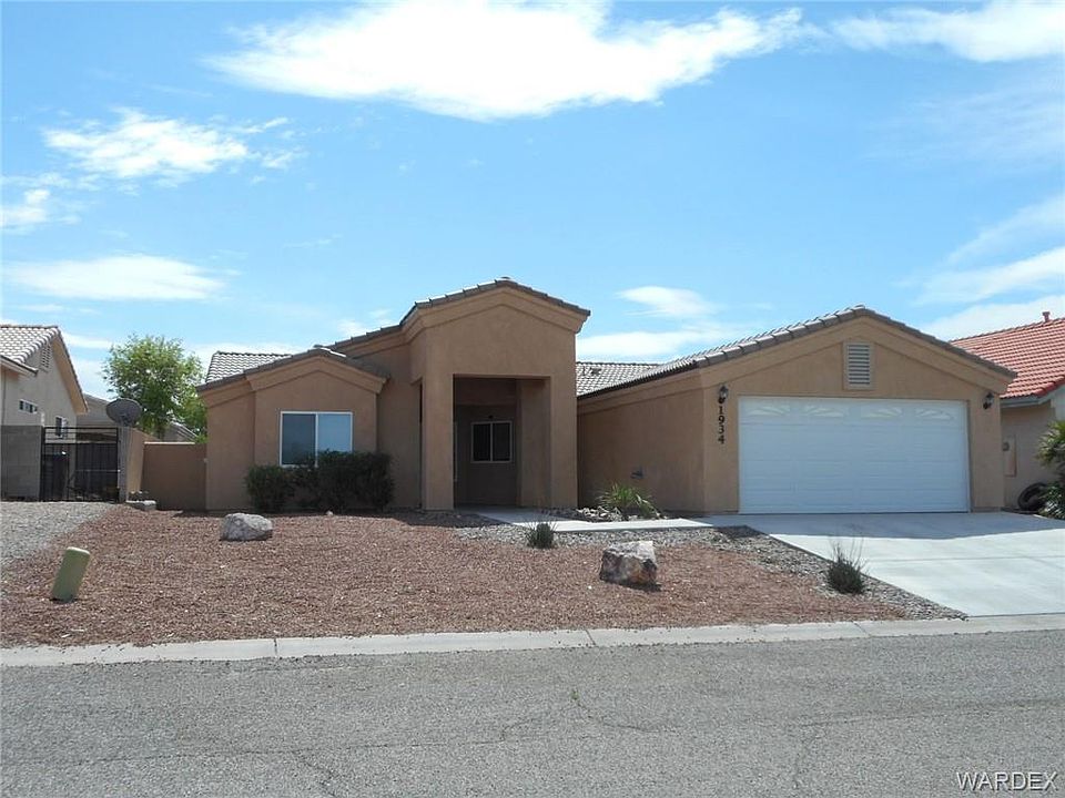 1st image of 1934 E Desert Dr
