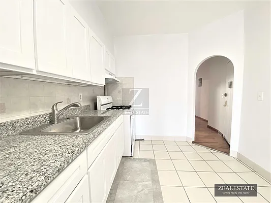 Rented by ZealEstate Group Inc | media 40