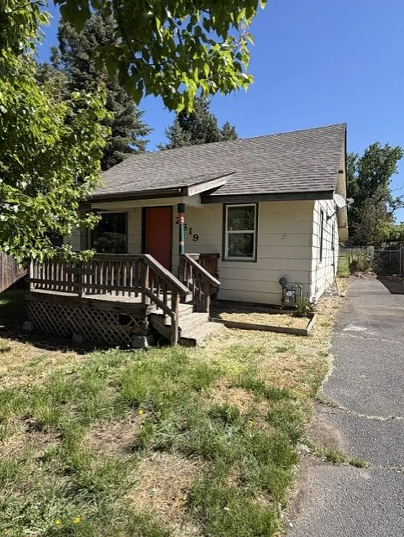 4 Bedroom 1 Bath- Home — Photo 1
