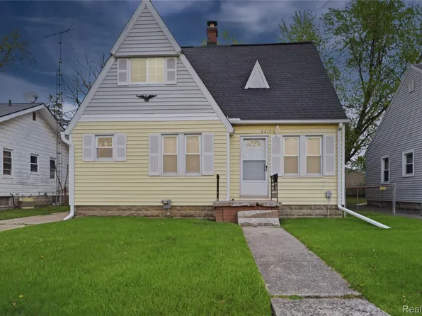 3317 Cheyenne Ave, Burton, MI 48529