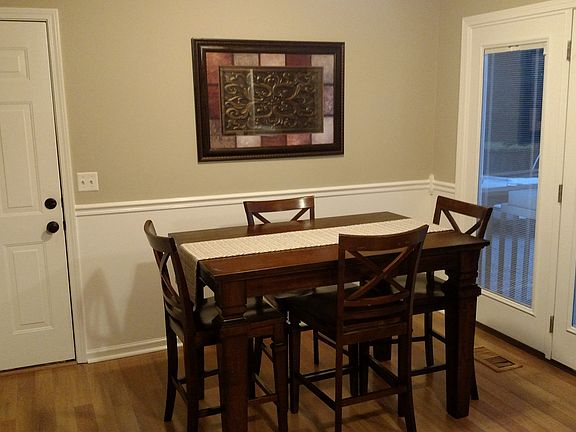 Eat in kitchen