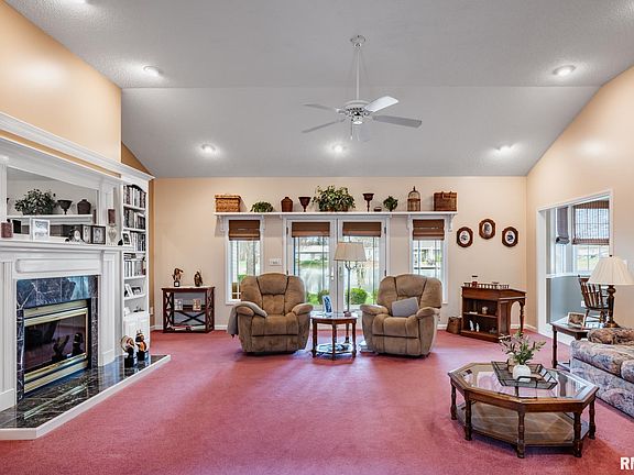 4th image of 15052 Eastland Rd