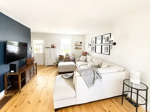 427 Pine St E #1A Photo 1