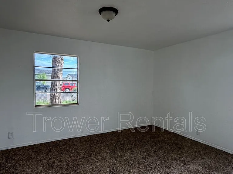 406 San Jacinto St — Photo 20