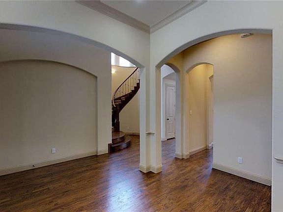 4th image of 208 San Bernard Dr