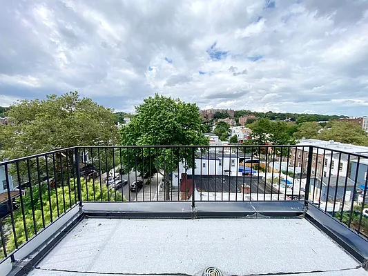 Rented by Bruma Realty LLC | media 9