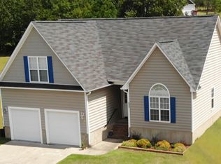 545 Colonial Hills Dr, Lillington, NC 27546