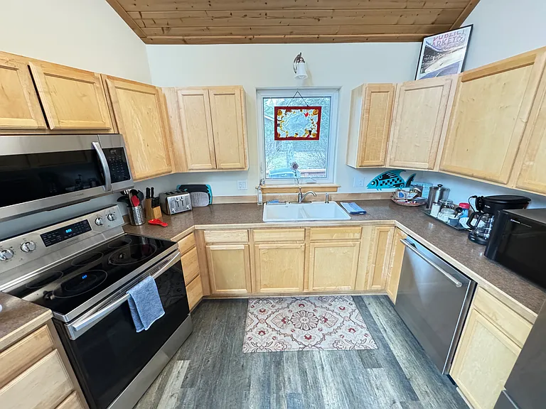 977 Latham Ave #A — Photo 3