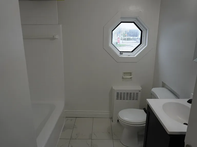 340 Tillbury Ave #4 — Photo 16