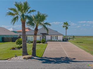 30 Peets Bend Dr, Rockport, TX 78382