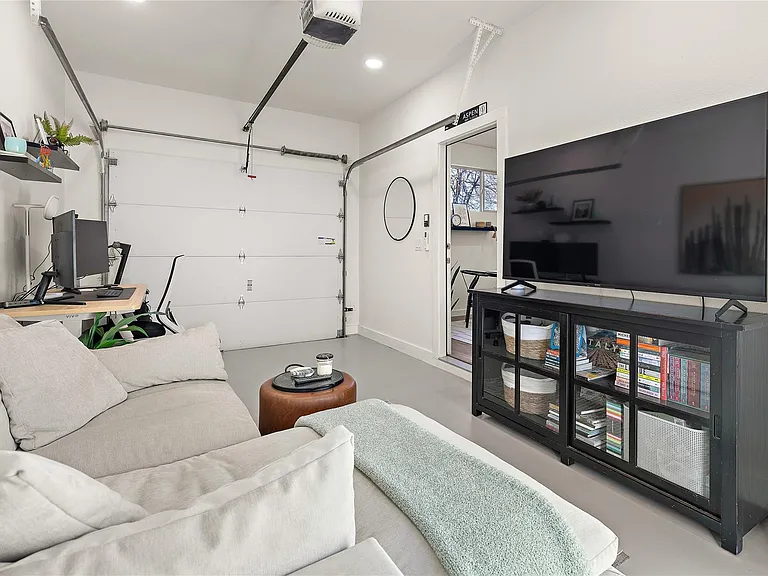 1402 Singleton Ave #B — Photo 11