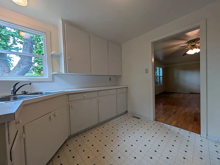 2064 Washington St — Photo 7