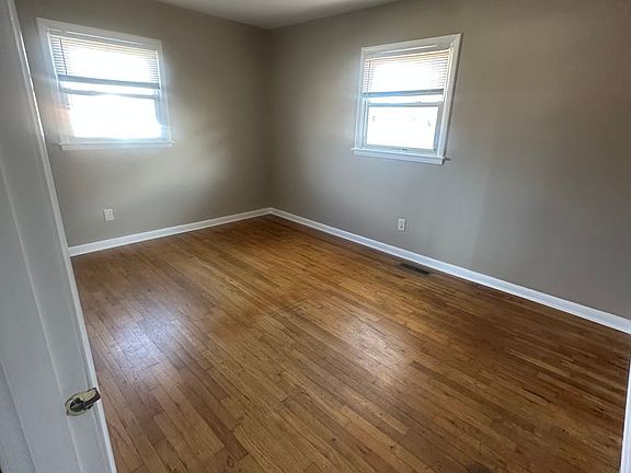 5th image of 3502 Velma Dr